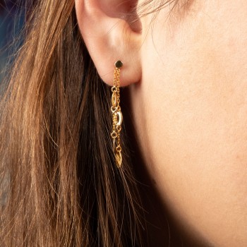 Boucle d'oreille femme navette ajourée pendante en or 9 carats.