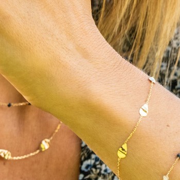 Bracelet femme goutte froissé en or 9 carats.