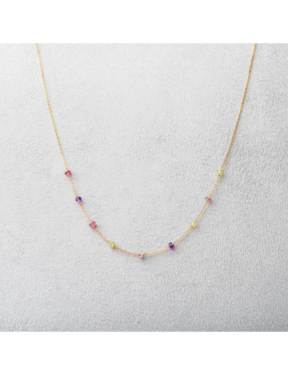 Collier Or 9 carats avec améthystes, tourmalines et péridots.