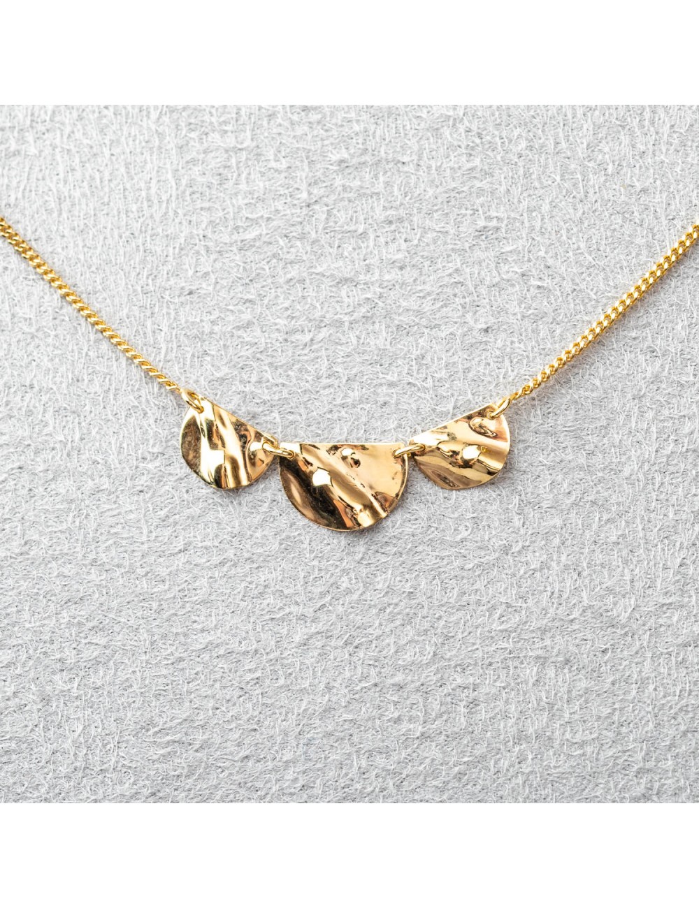 Trois demi ronds froissés