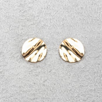 Boucle d'oreille femme grand rond froissé en or 18 carats.