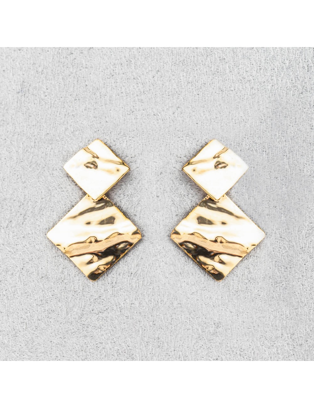 Boucle d'oreille femme double losange en or 18 carats. Boucle d'oreille femme double losange en or 18 carats.