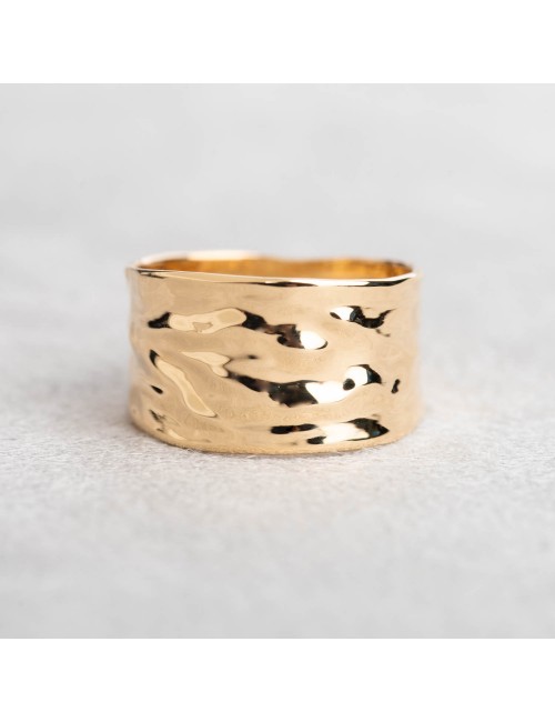 Bague en or froissé 9 carats 11mm.
