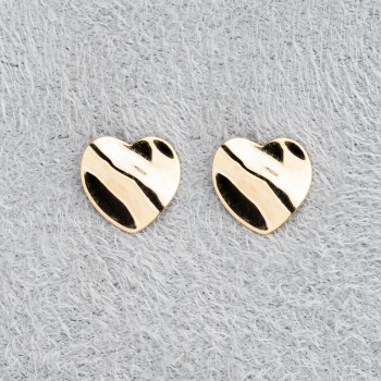 Boucle d'oreille puce coeur en or 9 carats.