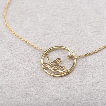 Bracelet femme personnalisable sur chaîne en or 9 carats.