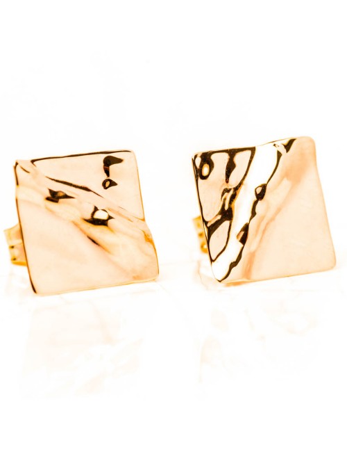 Boucles d'oreilles femme grand carré froissé en or 18 carats.