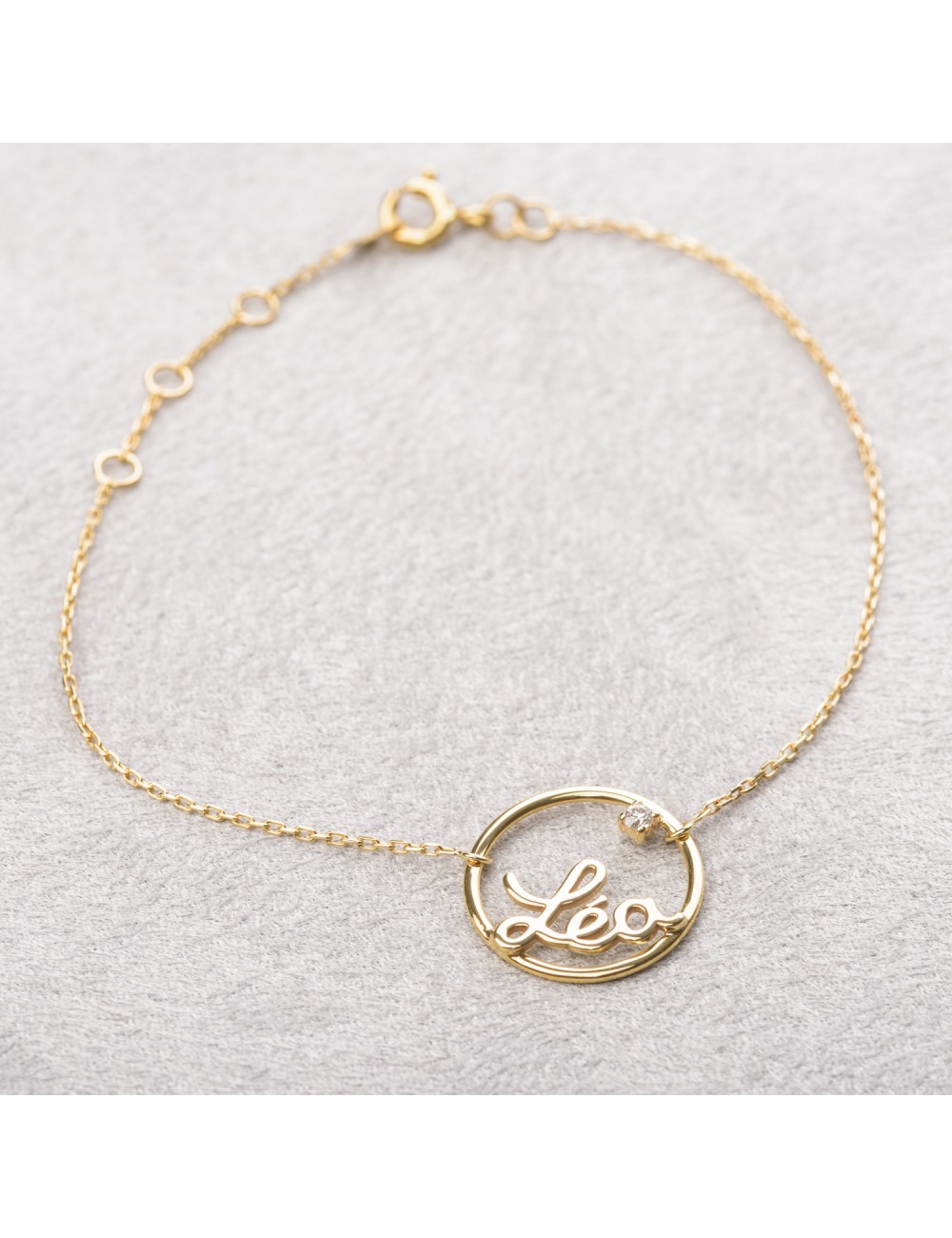 Bracelet personnalisable chaîne et son diamant de 0,03 carats en or 18 carats.