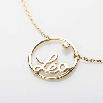 Bracelet personnalisable chaîne et son diamant de 0,03 carats en or 18 carats.