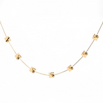 Collier femme orné de carré froissé en or 18 carats.